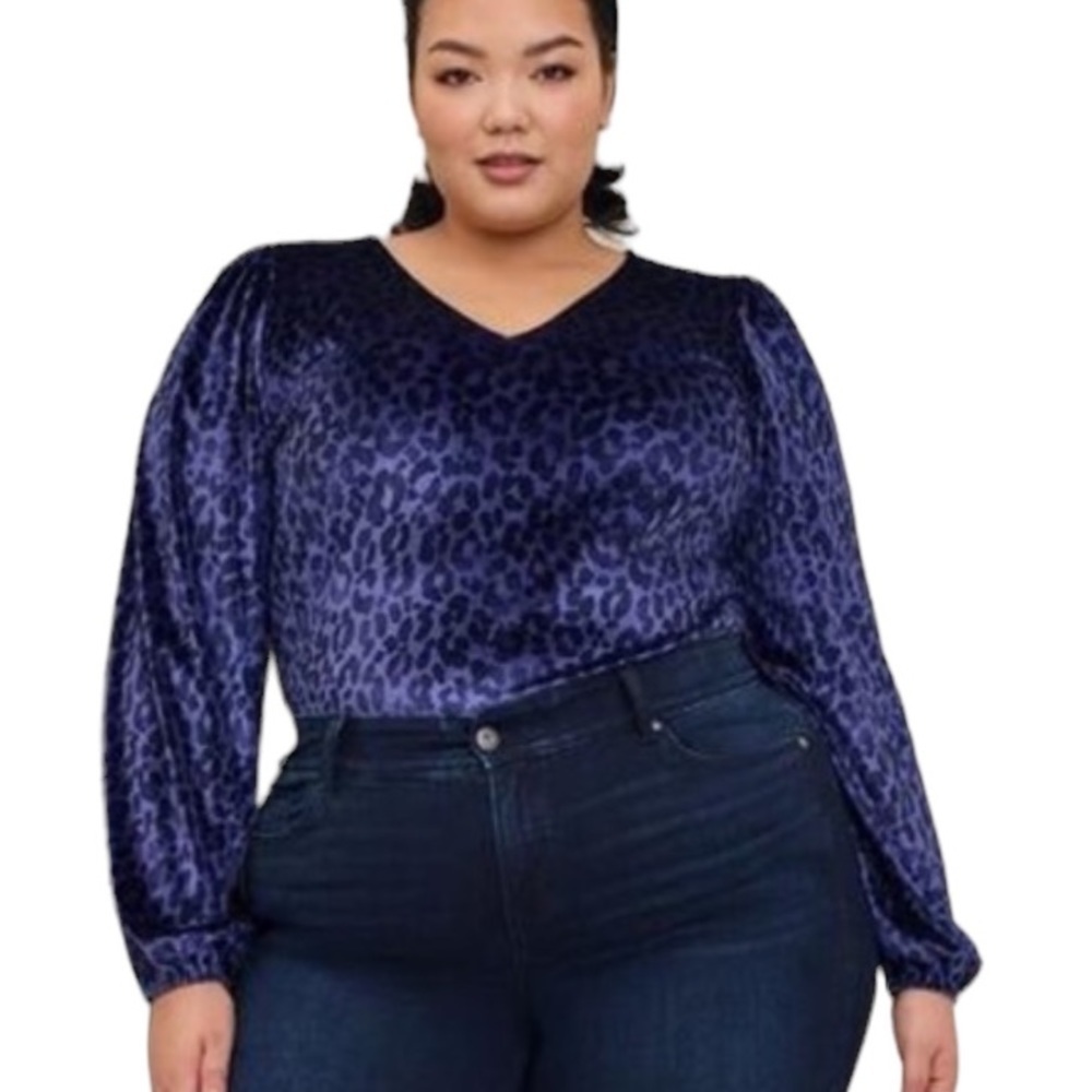Torrid Stretch Velvet V-Neck Long Sleeve Bodysuit Size 1